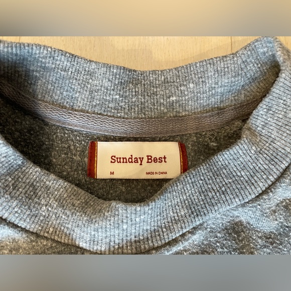 NWOT • Aritzia Sunday Best Sweatshirt Grey with Heart SIZE M - Picture 4 of 4